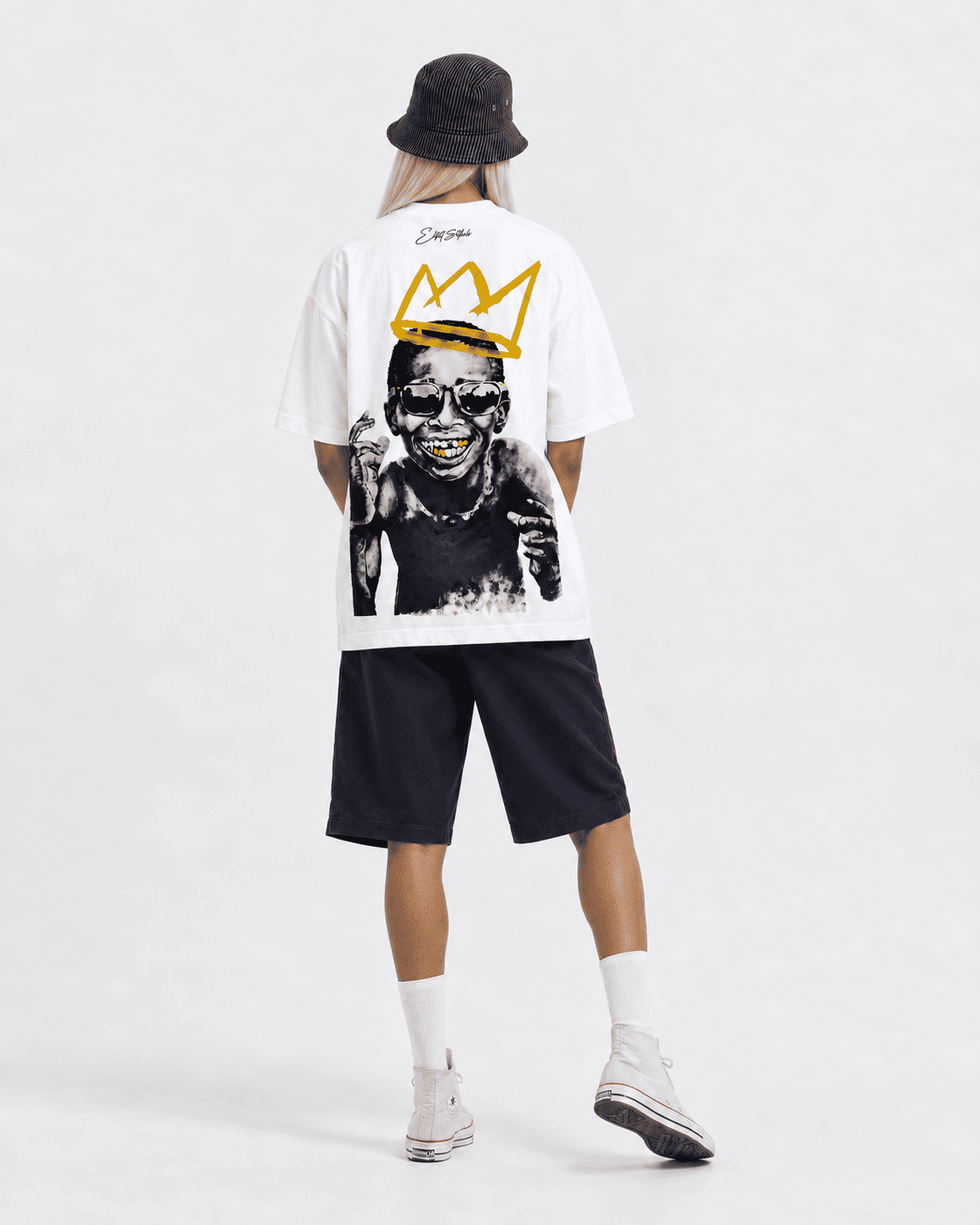 young-king-crown-signature-white-model-2__female